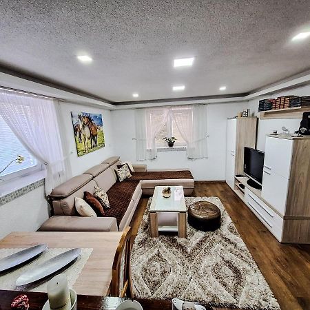 Apartman Magic Sauna,Jakuzzi,Kino Лівно Екстер'єр фото